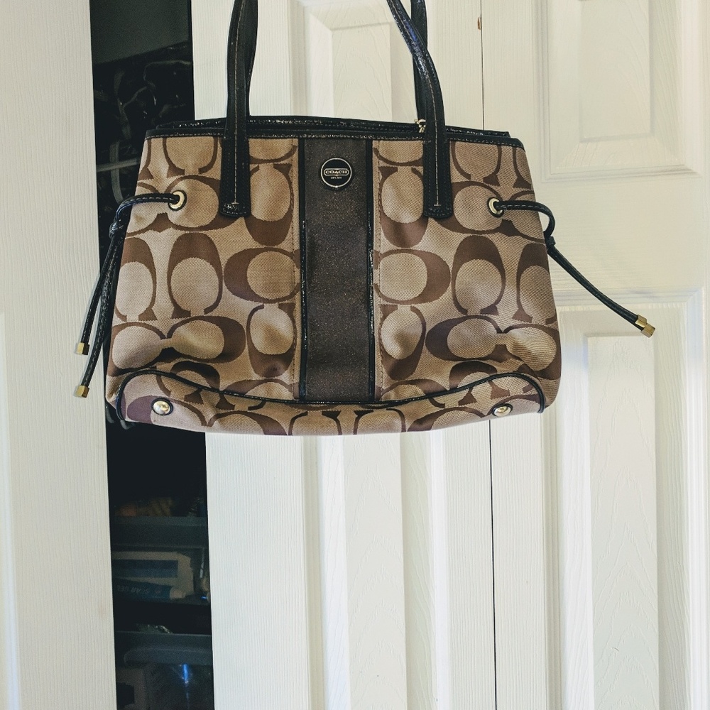 Lot of 2 Authentic Coach purse and wristlet - Picture 2 of 4
